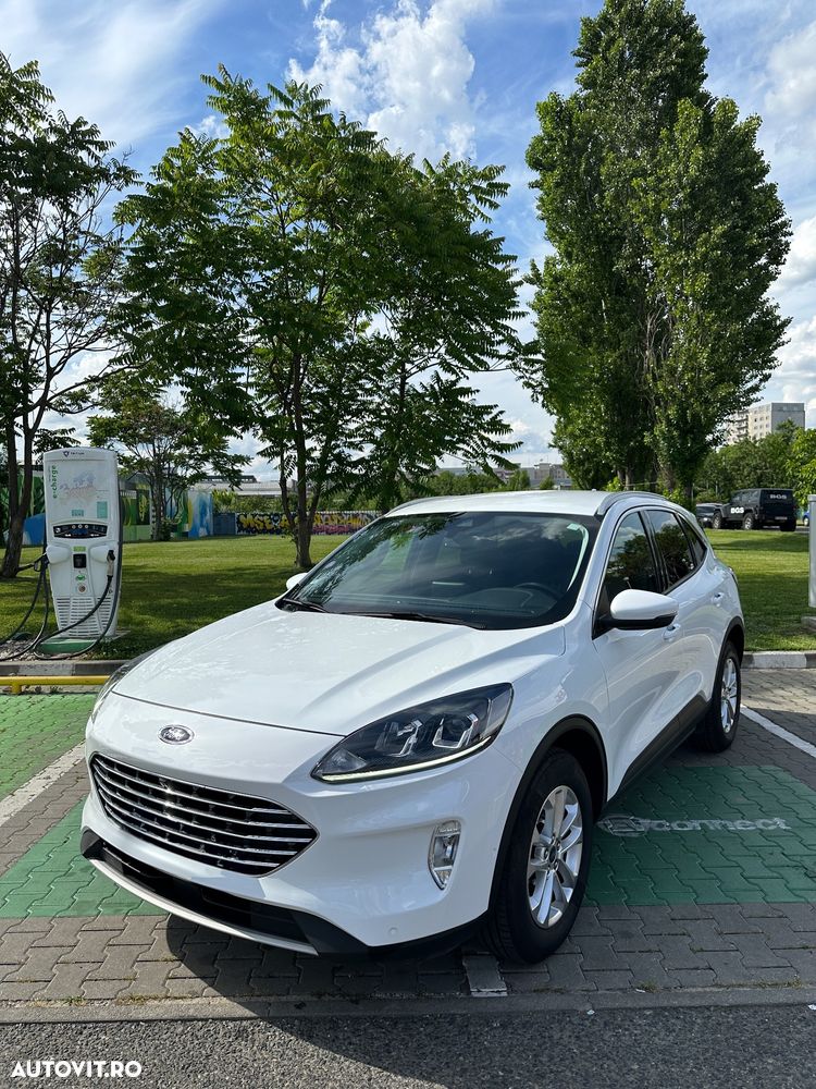 Ford Kuga - 1