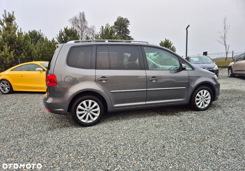 Volkswagen Touran - 28