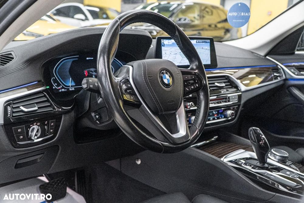 BMW Seria 5 530e iPerformance Aut. Luxury Line - 7