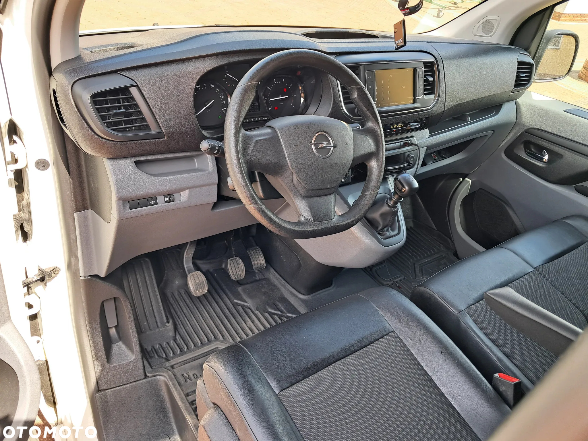 Opel Vivaro - 9