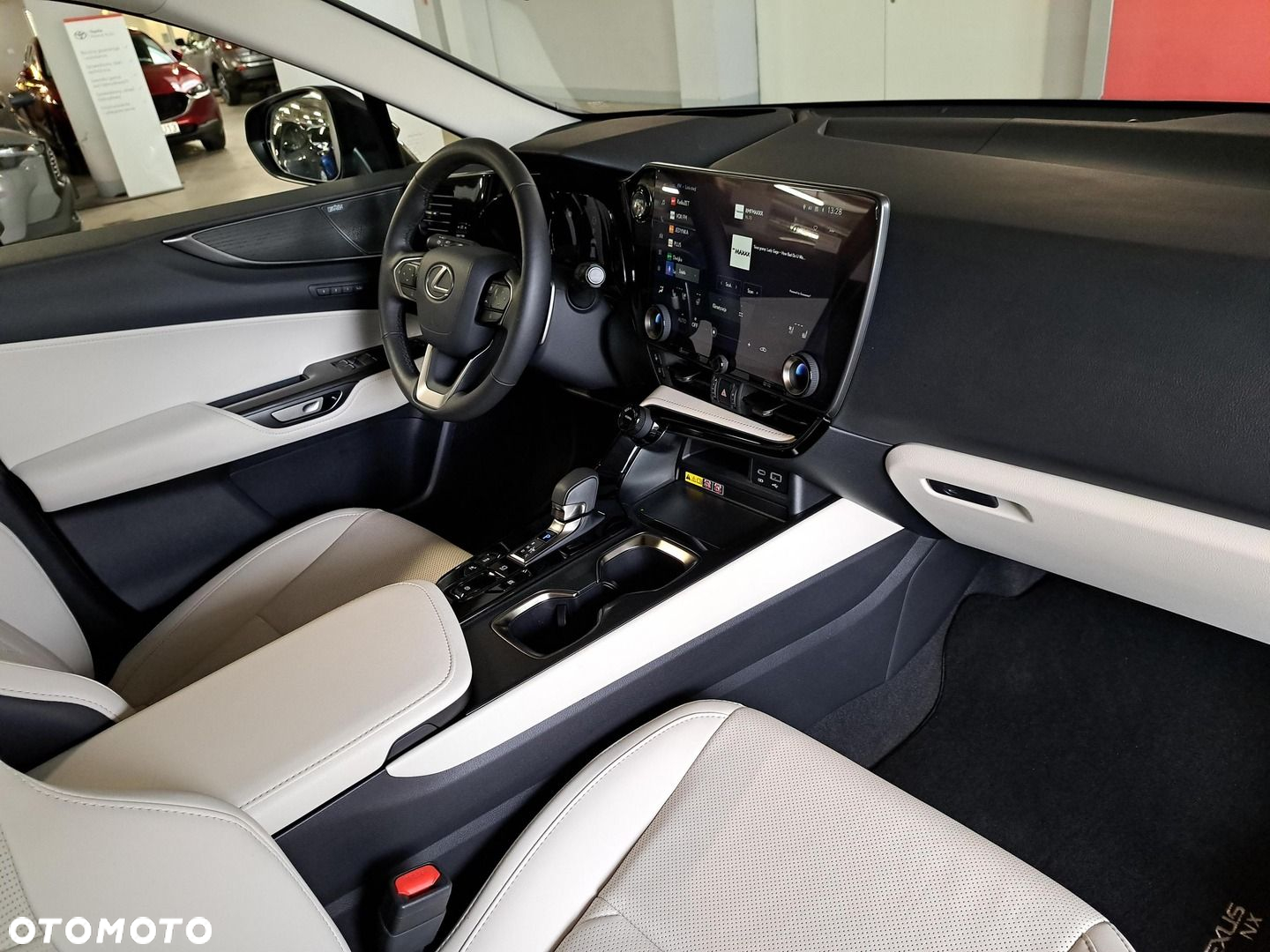 Lexus NX 350h Omotenashi AWD - 16