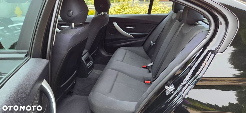 BMW Seria 3 316i Modern Line - 10