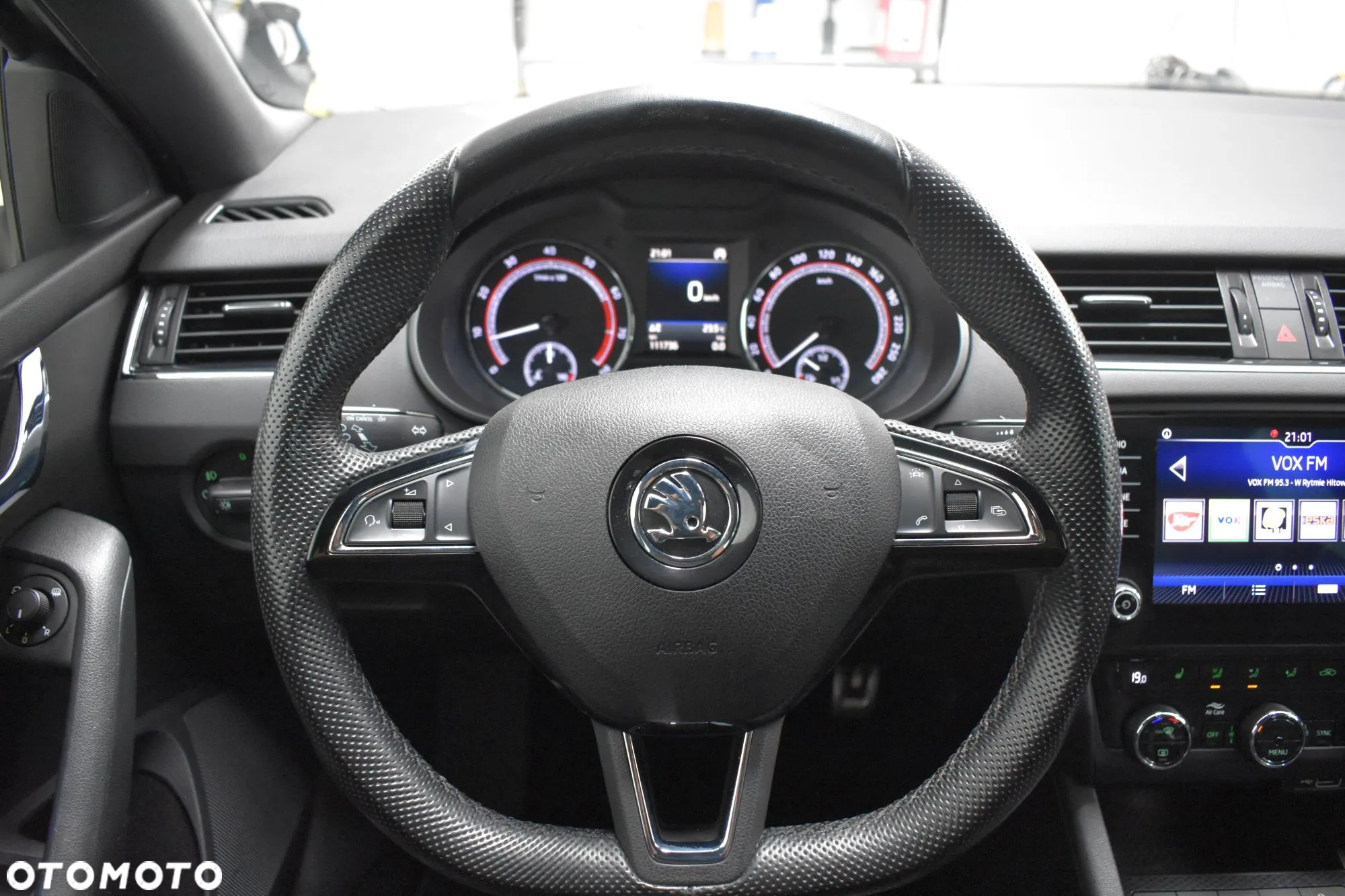 Skoda Octavia Combi 2.0 TSI RS - 19