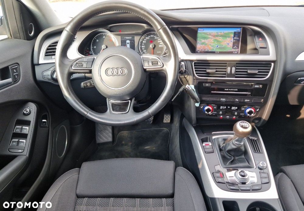Audi A4 Avant 2.0 TDI DPF quattro S line Sportpaket - 27