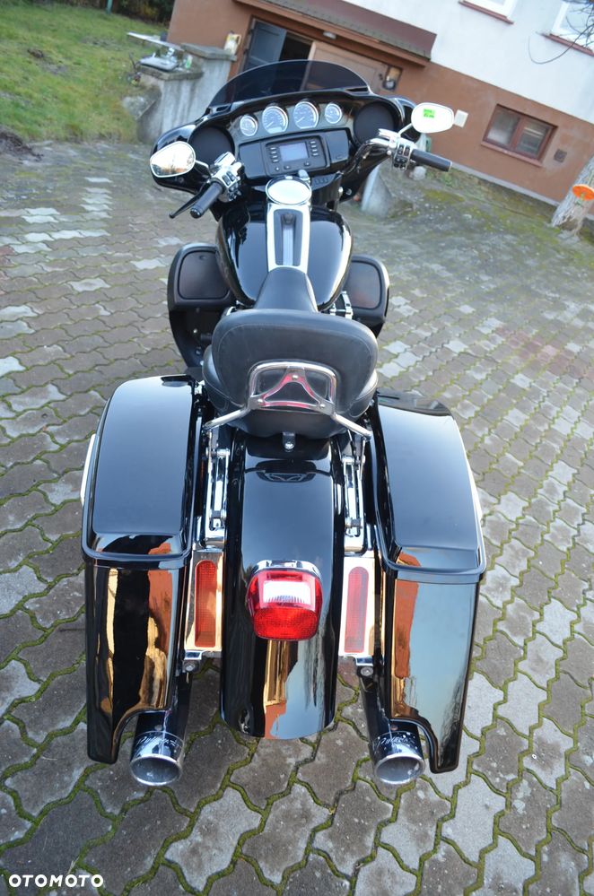 Harley-Davidson Touring Street Glide - 32