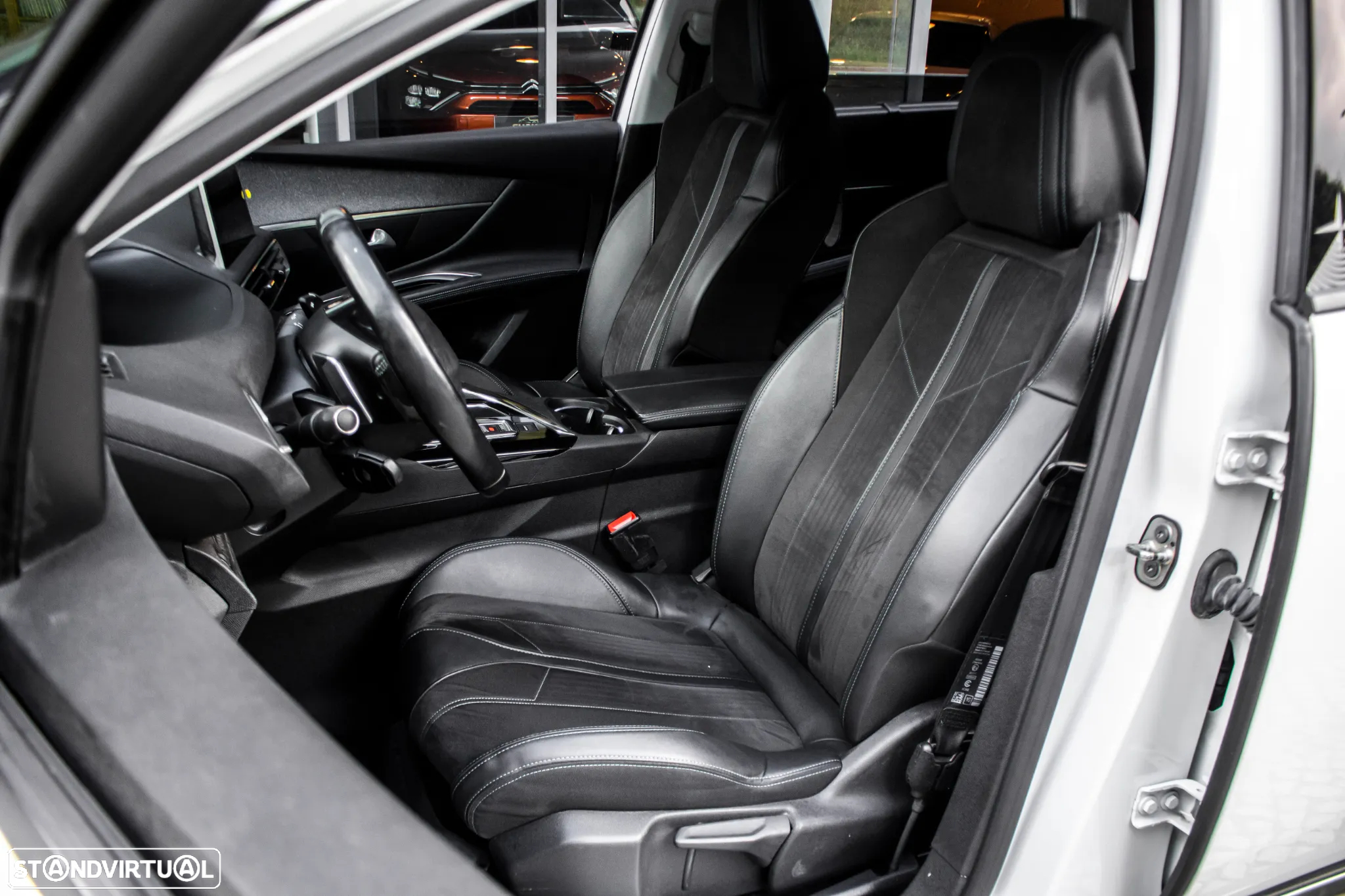 Peugeot 5008 1.2 PureTech Allure Pack EAT8 - 31
