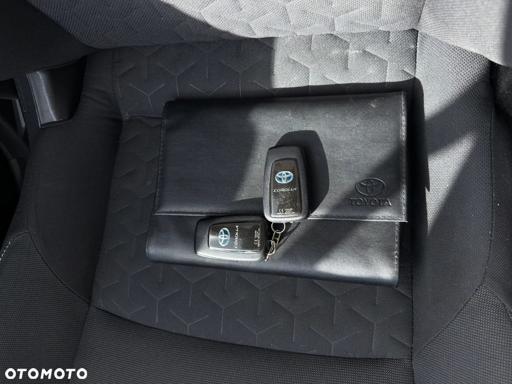 Toyota Corolla 1.8 Hybrid Comfort - 23