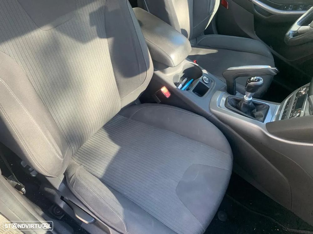 Ford Focus SW 1.6 TDCi Titanium - 17