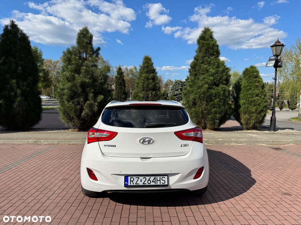 Hyundai i30 1.6 CRDi Fifa World Cup Edition - 7