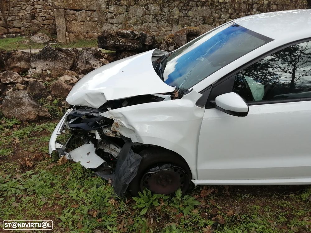 VW Polo 1.0 (Blue Motion ) Trendline - 23