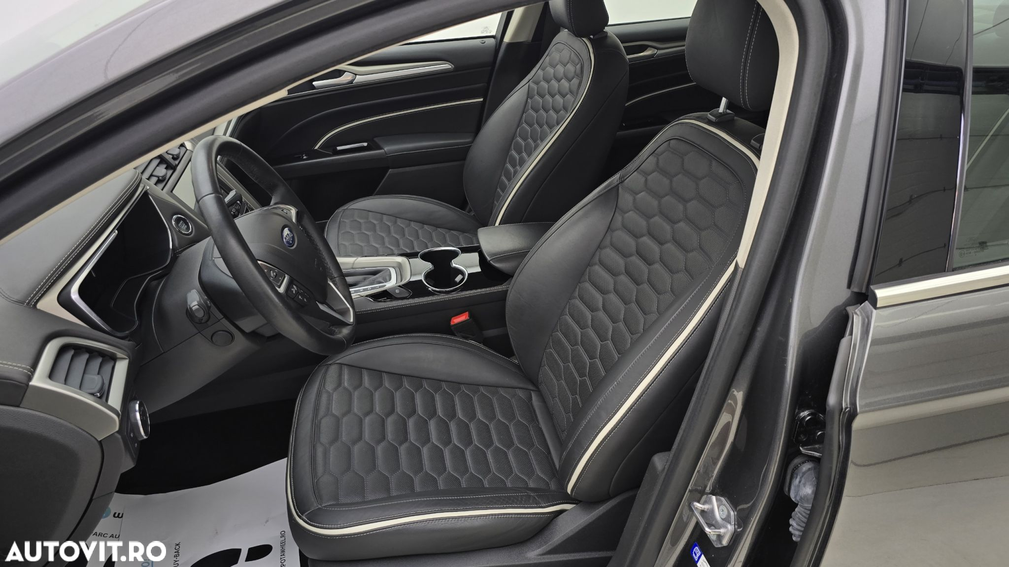 Ford Mondeo - 12