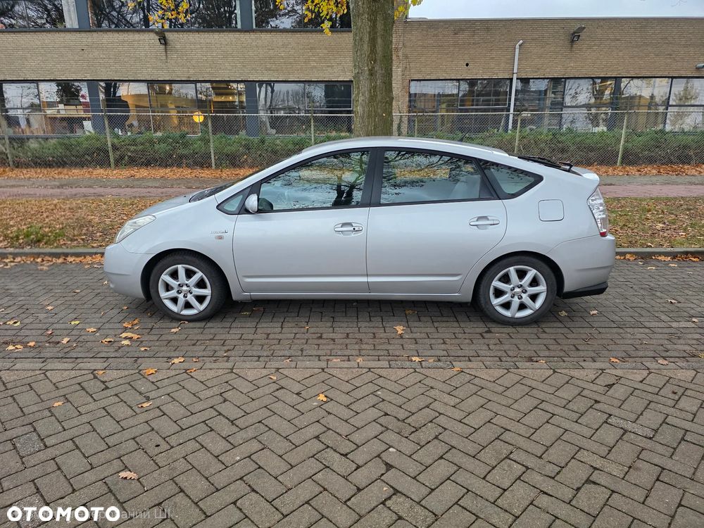 Toyota Prius 1.5 VVT-i Sol - 4