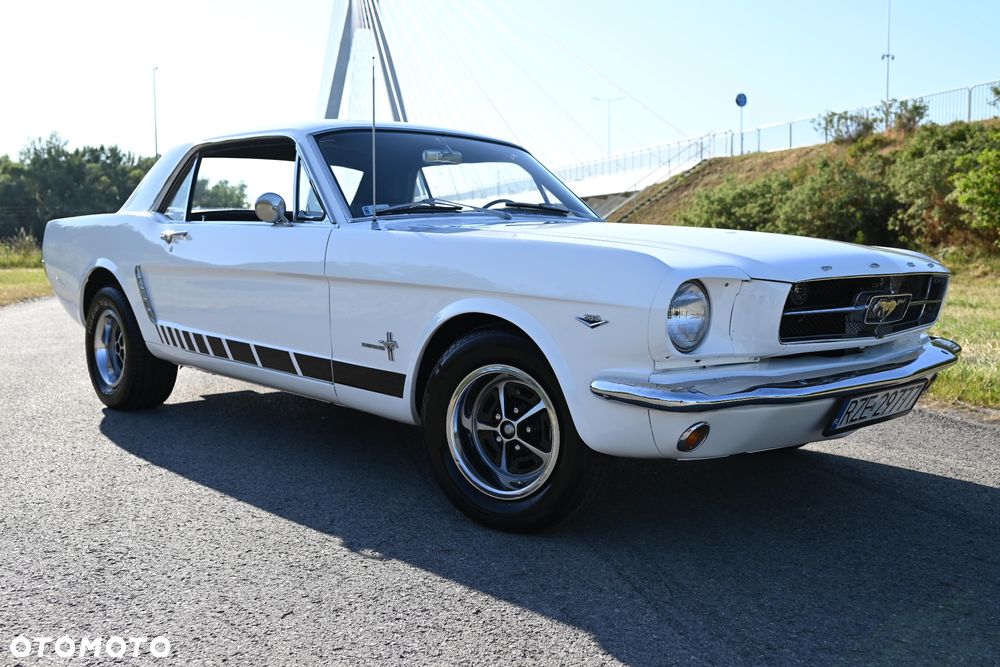 Ford Mustang - 1