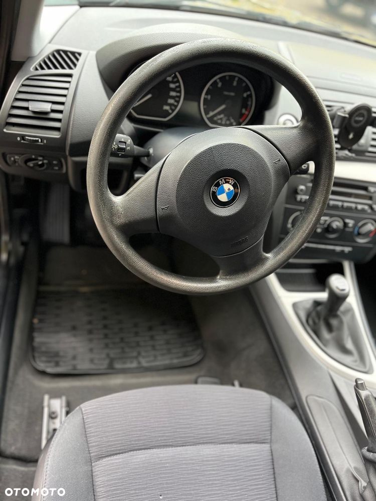 BMW Seria 1 116d DPF - 23