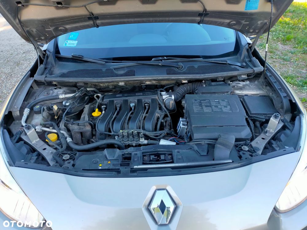 Renault Fluence 1.6 16V Privilege - 9