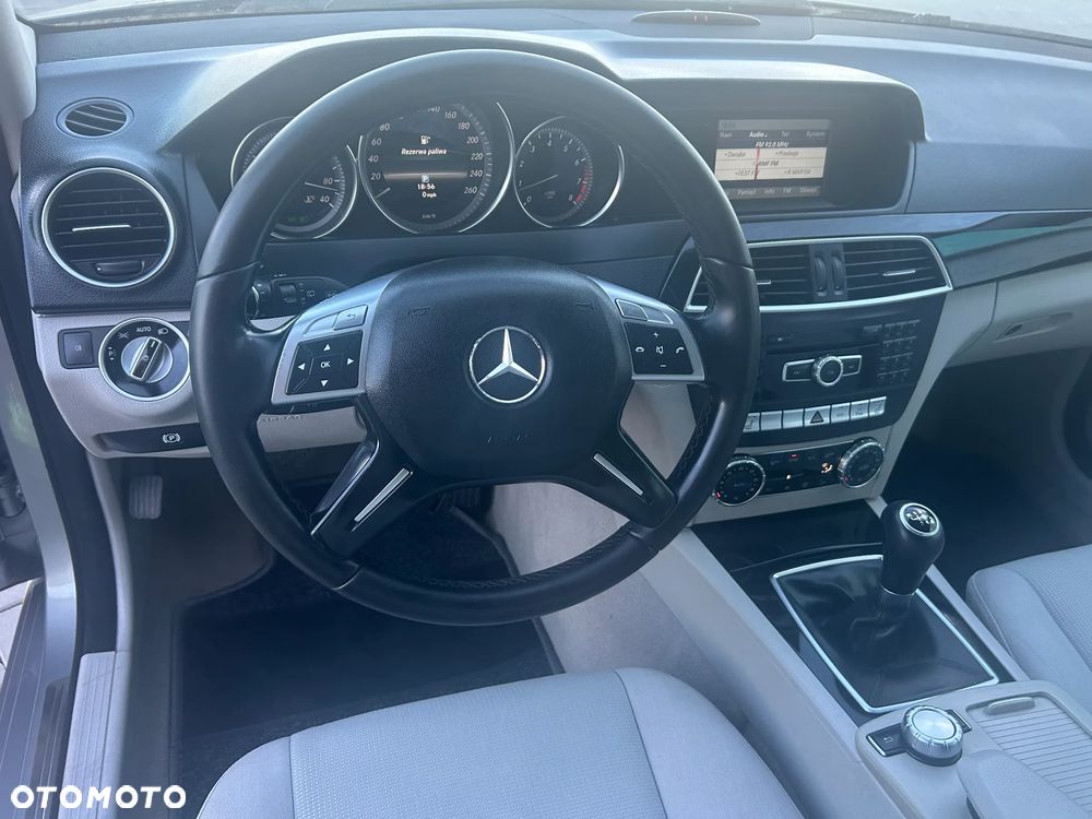 Mercedes-Benz Klasa C 200 (BlueEFFICIENCY) Elegance - 29