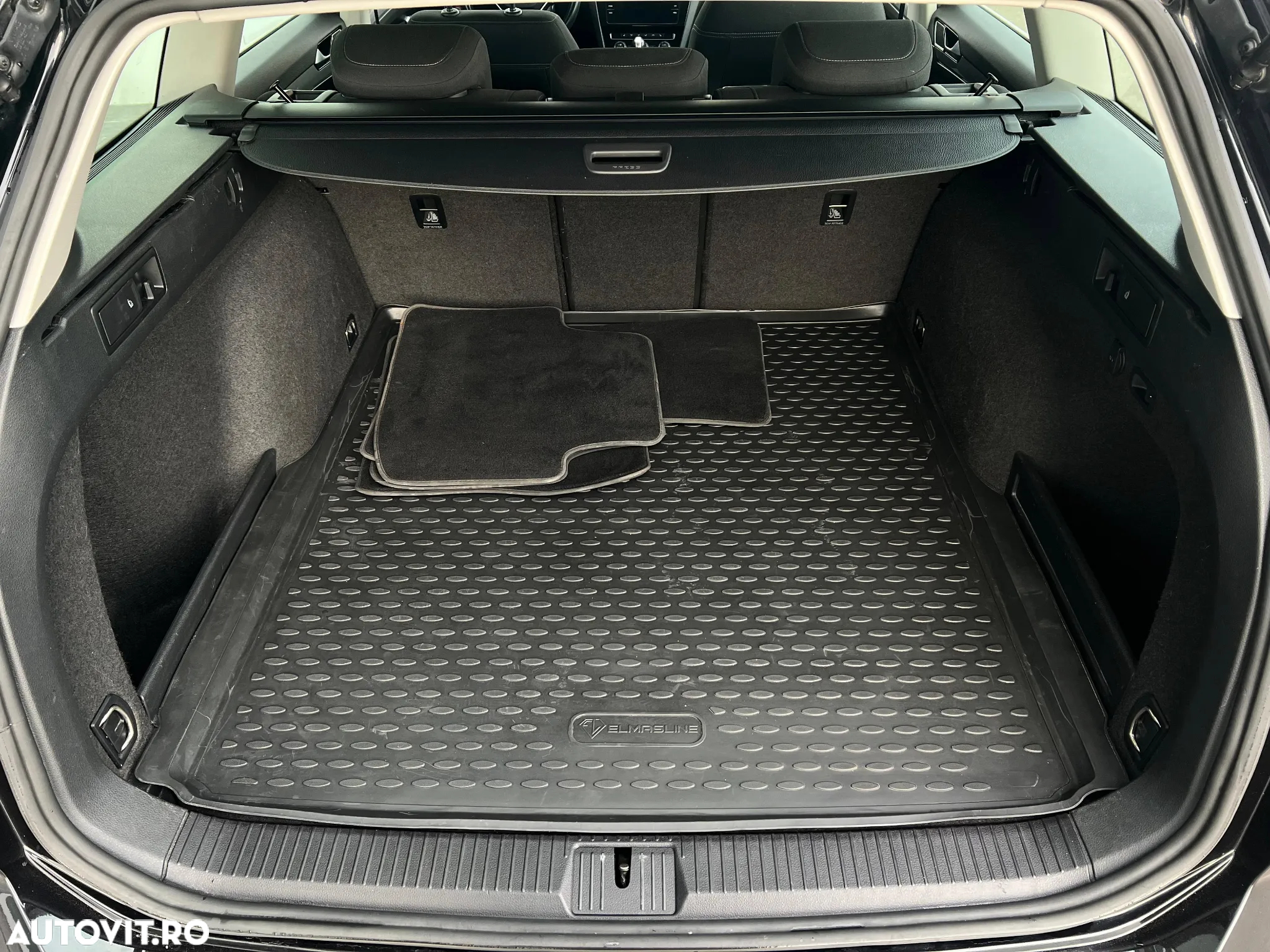 Volkswagen Passat Variant 2.0 TDI DSG Elegance - 37