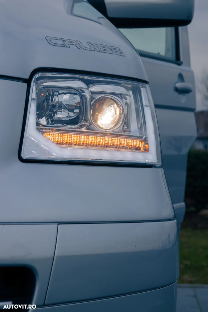 Volkswagen Multivan - 15