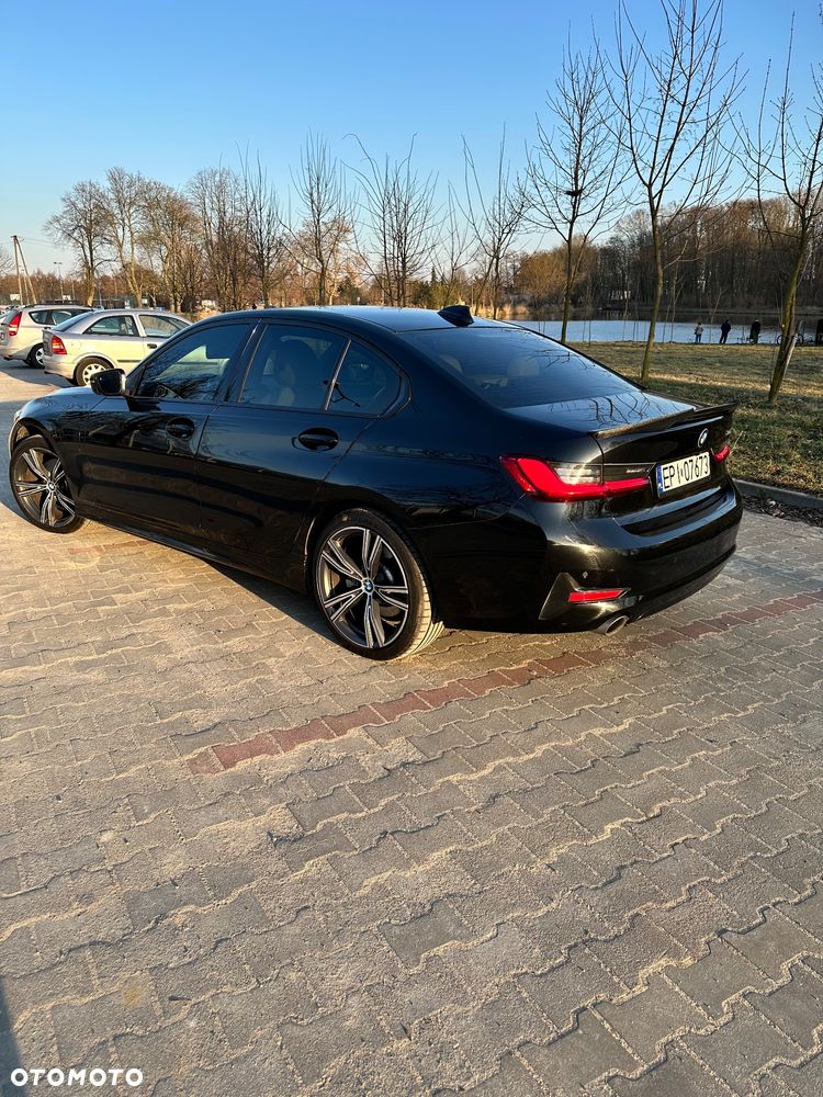 BMW Seria 3 330e M Sport - 6
