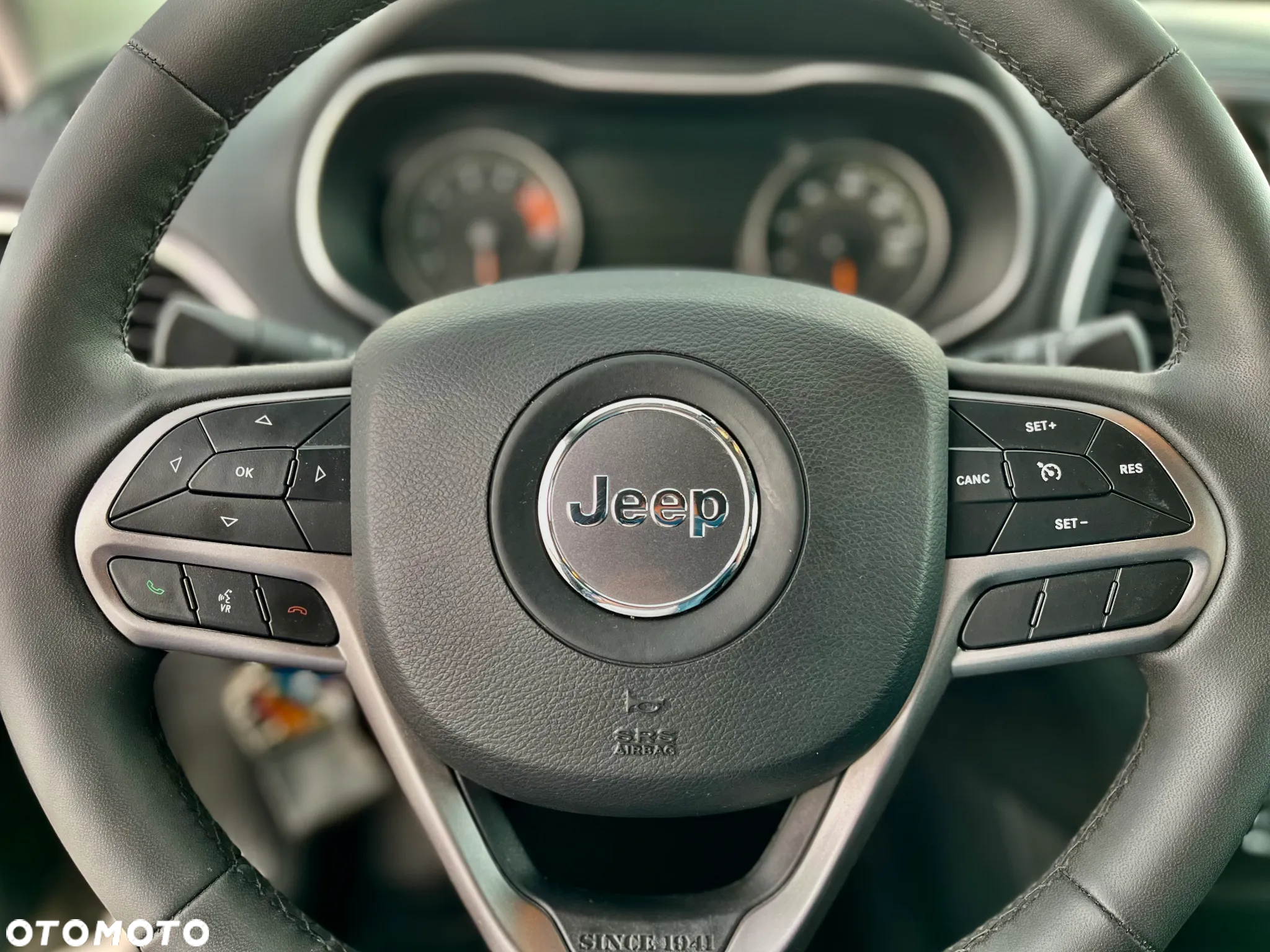Jeep Cherokee - 13