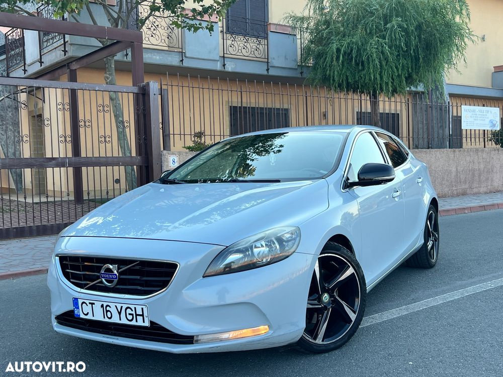 Volvo V40 D2 ECO Aut. R-Design - 29