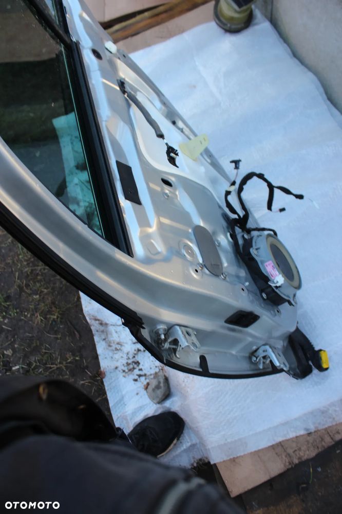 DRZWI TYLNE PRAWE RENAULT MEGANE IV KOMBI TED69 D69 2016 - 23