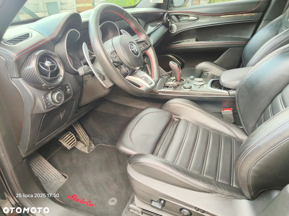 Alfa Romeo Stelvio 2.0 Turbo 16V AT8-Q4 Estrema - 35