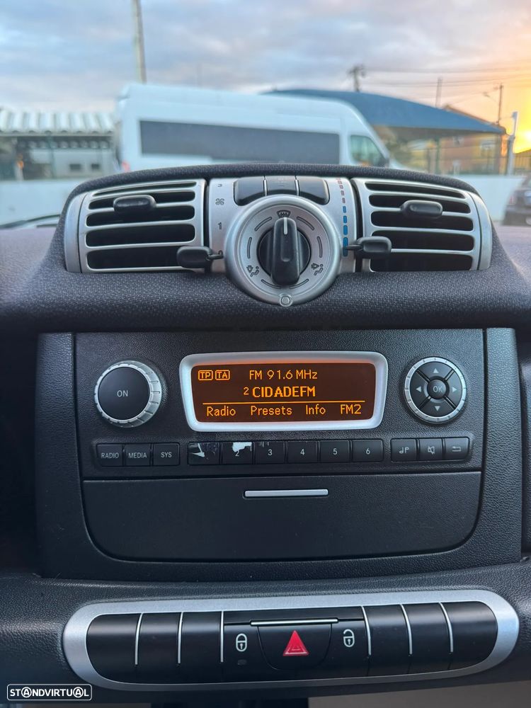 Smart ForTwo Coupé 1.0 mhd Pure 61 Softouch - 10