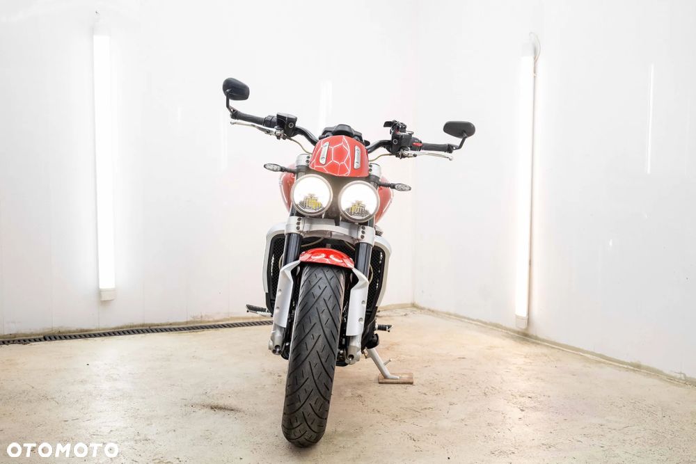 Triumph Rocket - 3