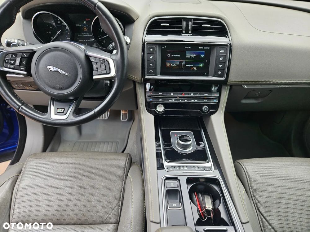 Jaguar F-Pace 2.0 i4P AWD R-Sport - 22