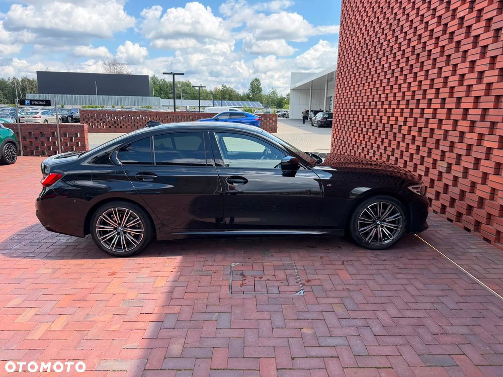 BMW Seria 3 320d xDrive M Sport sport - 9