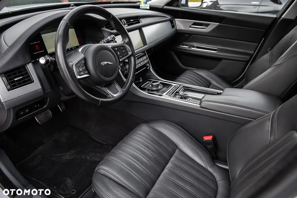 Jaguar XF - 15