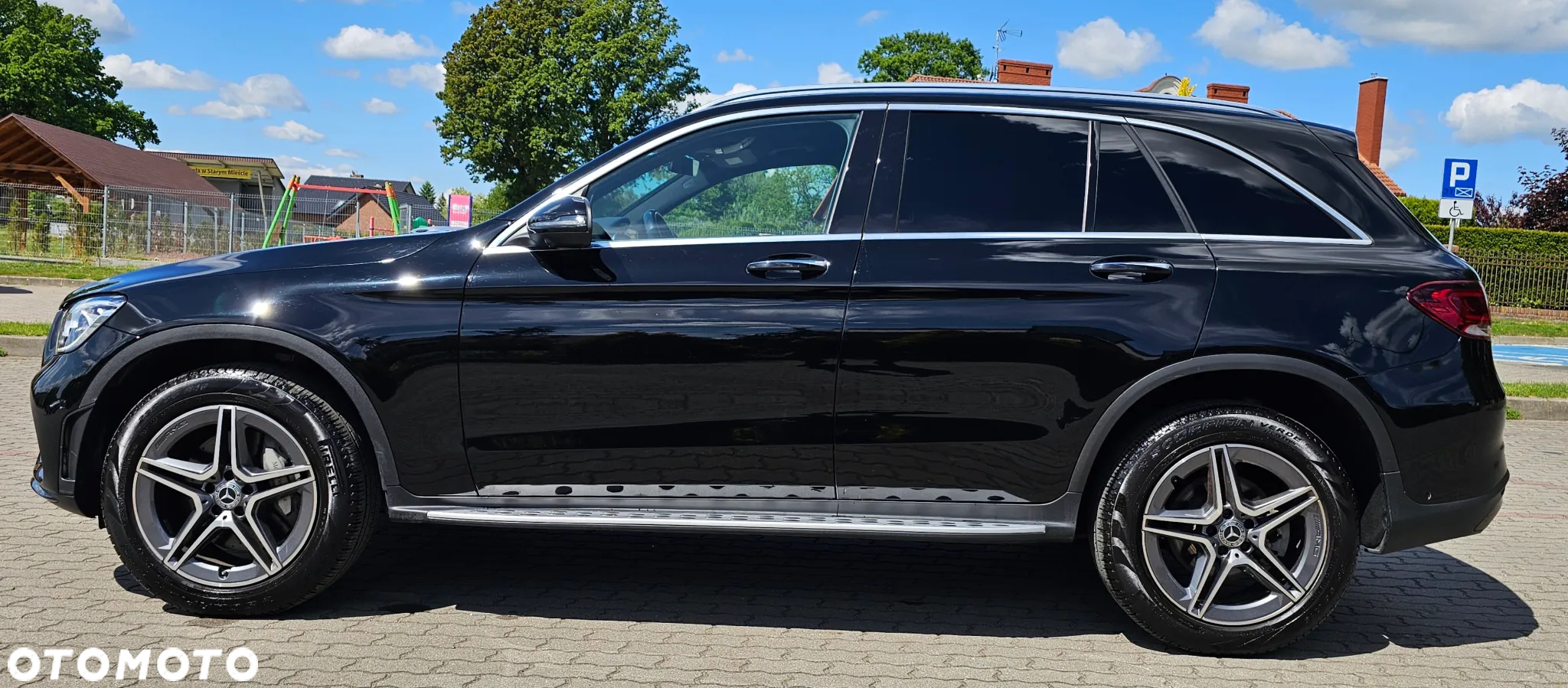 Mercedes-Benz GLC 300 4Matic 9G-TRONIC AMG Line - 9