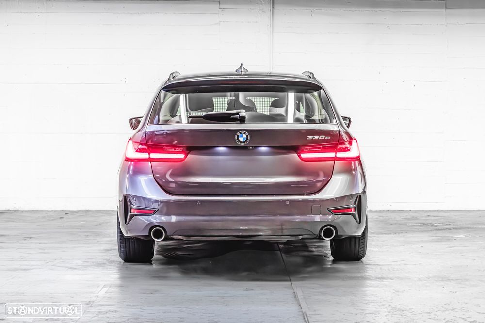 BMW 330 e Aut. Luxury Line - 7