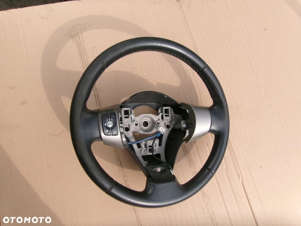 KIEROWNICA TOYOTA YARIS II   05-11 SKÓRA - 1