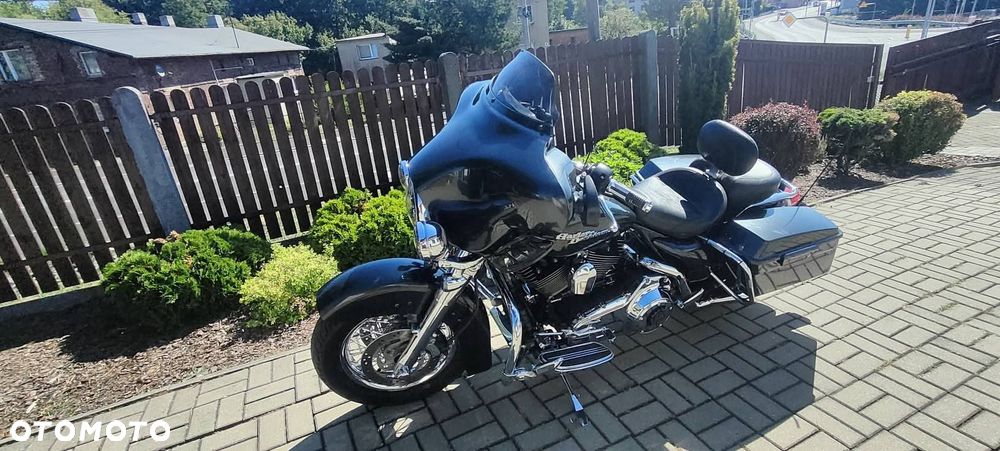 Harley-Davidson Touring Street Glide - 15