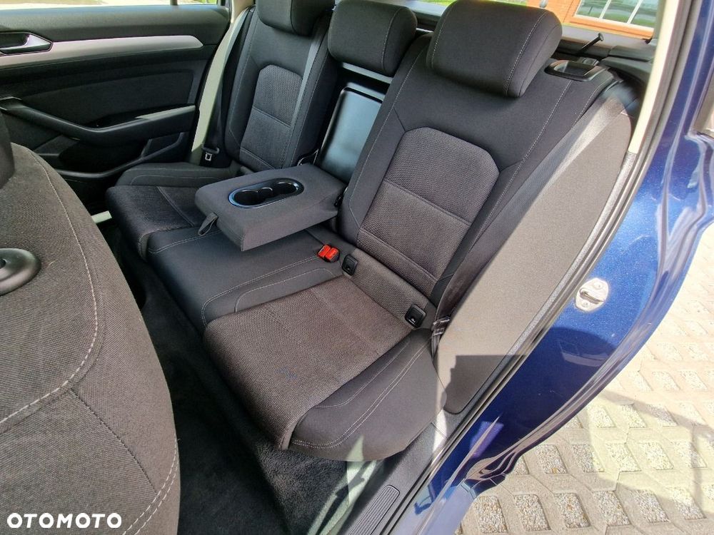 Volkswagen Passat Variant - 21