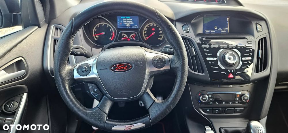 Ford Focus Turnier 2.0 EcoBoost ST mit Leder-Exclusiv-Paket - 20