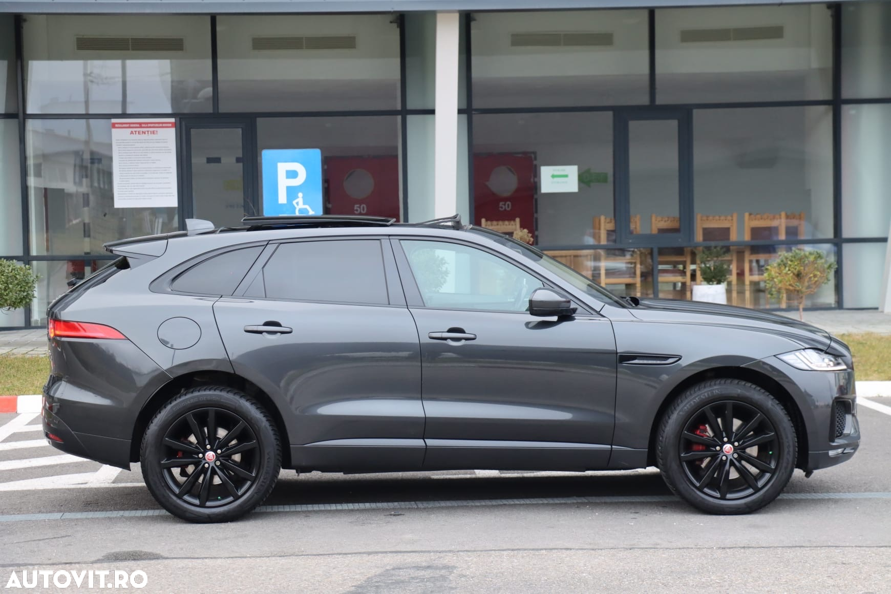 Jaguar F-Pace D300 AWD R-Dynamic S - 10