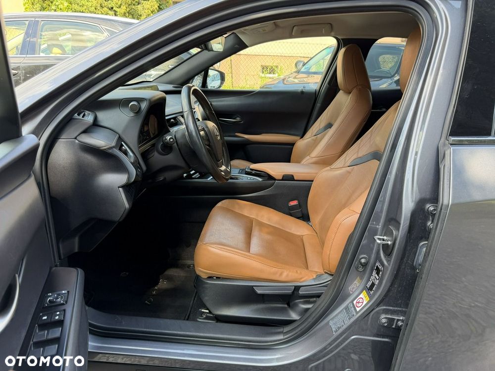 Lexus UX - 6
