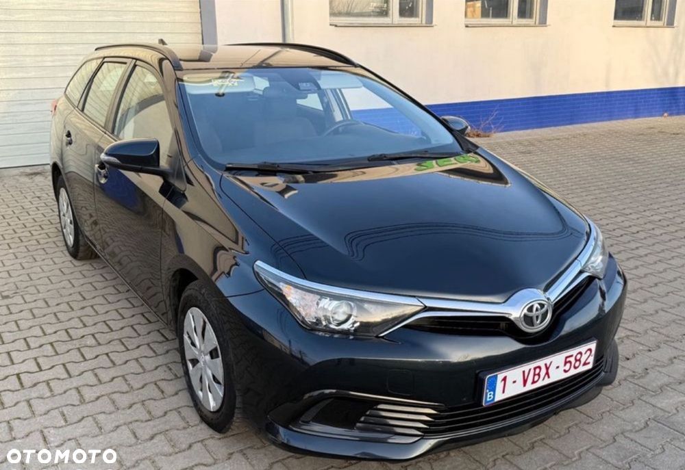 Toyota Auris 1.33 Dual-VVT-i - 1