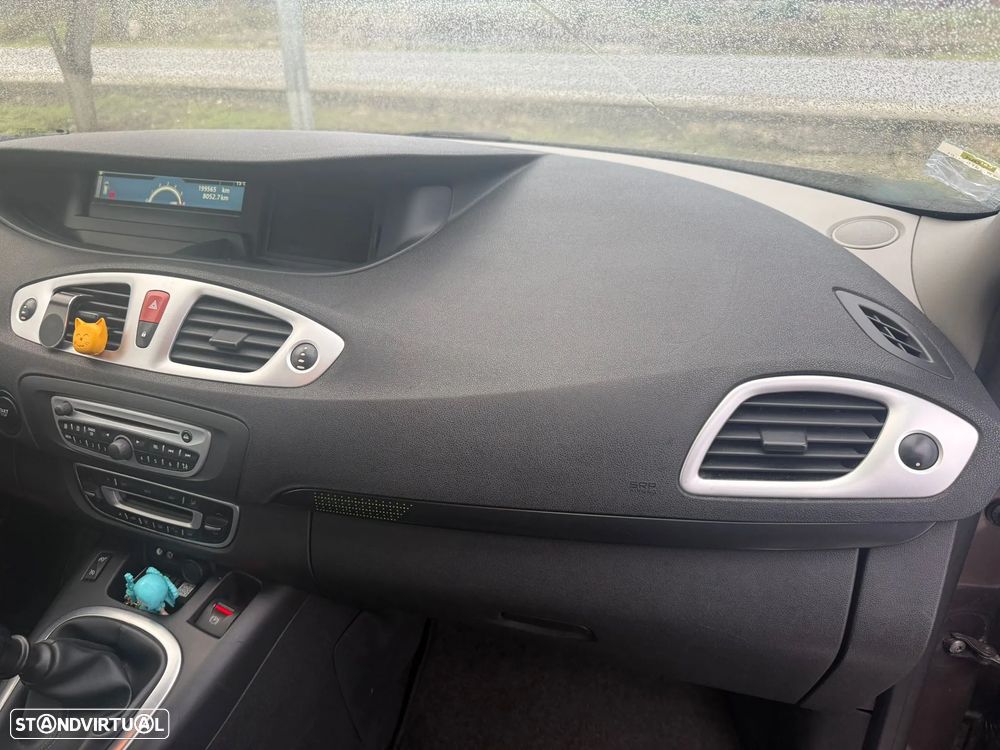 Renault Scénic 1.5 dCi Dynamique S - 32