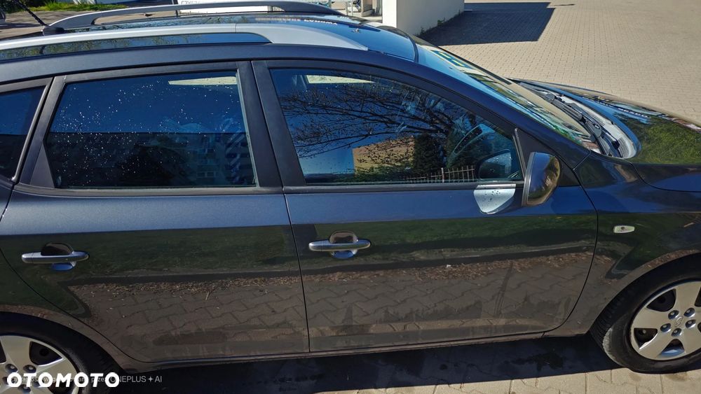 Kia Ceed - 4