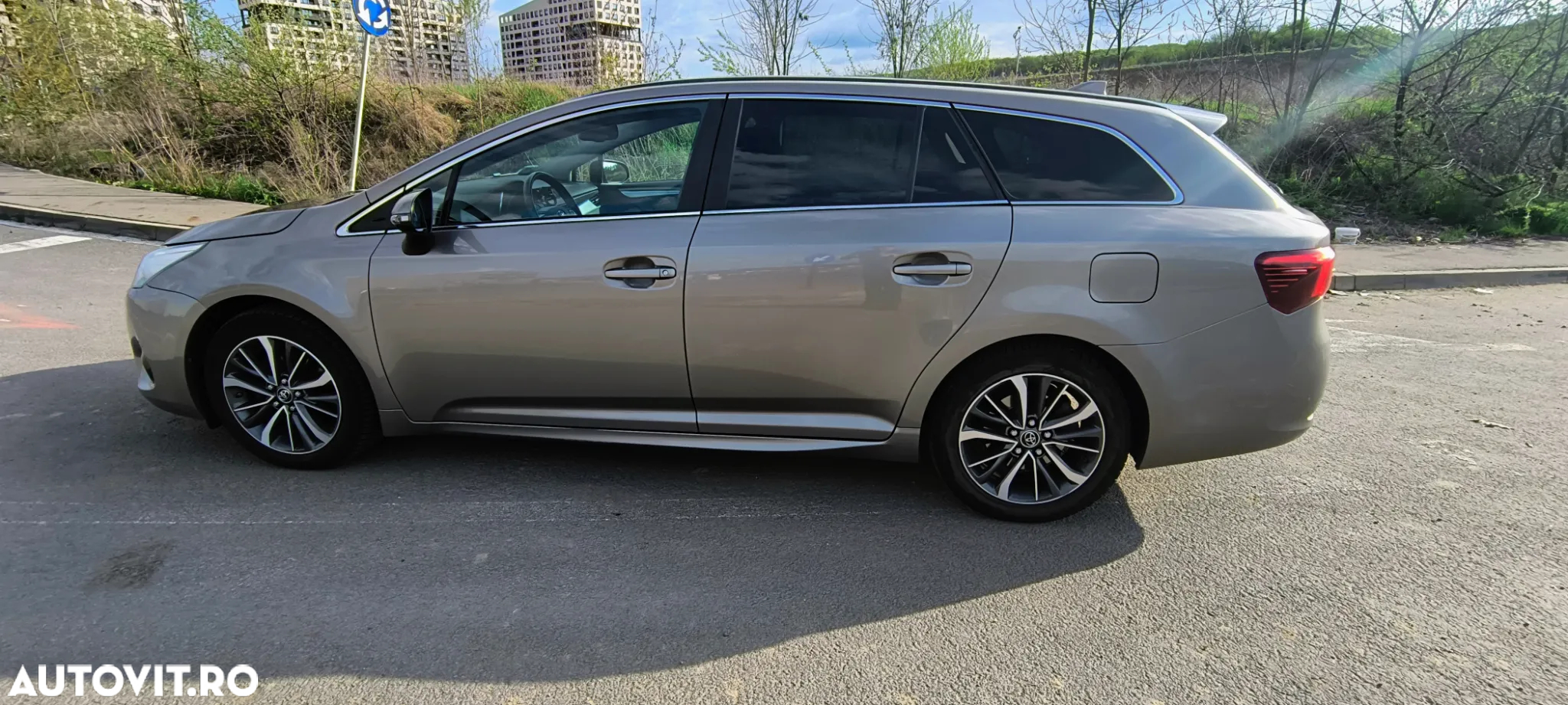 Toyota Avensis - 7