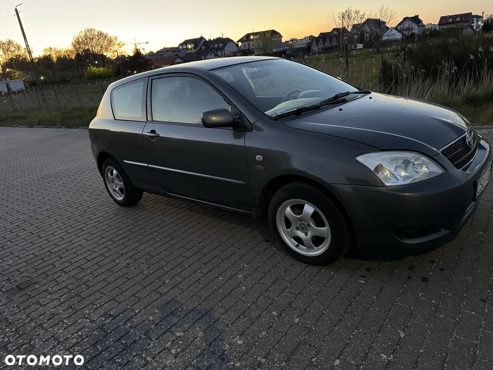 Toyota Corolla - 2