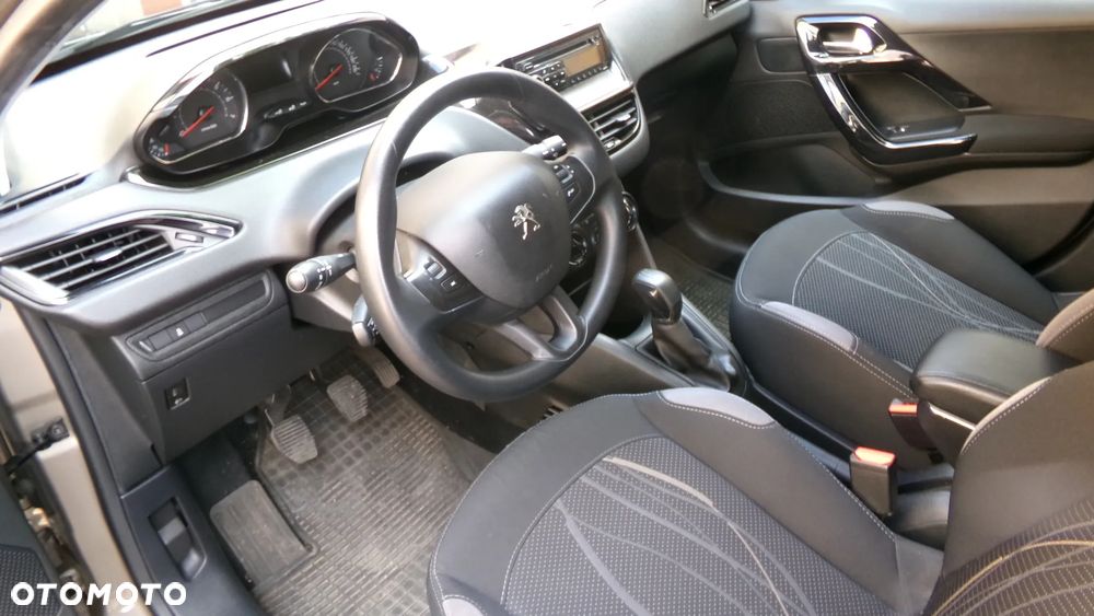 Peugeot 208 1.2 PureTech Style - 11