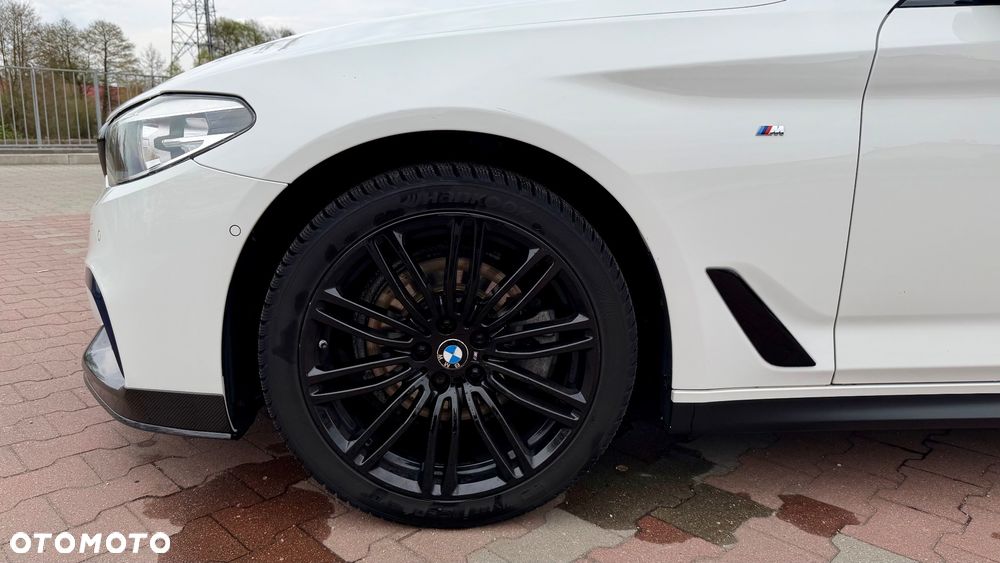 BMW Seria 5 520d xDrive M Sport sport - 12