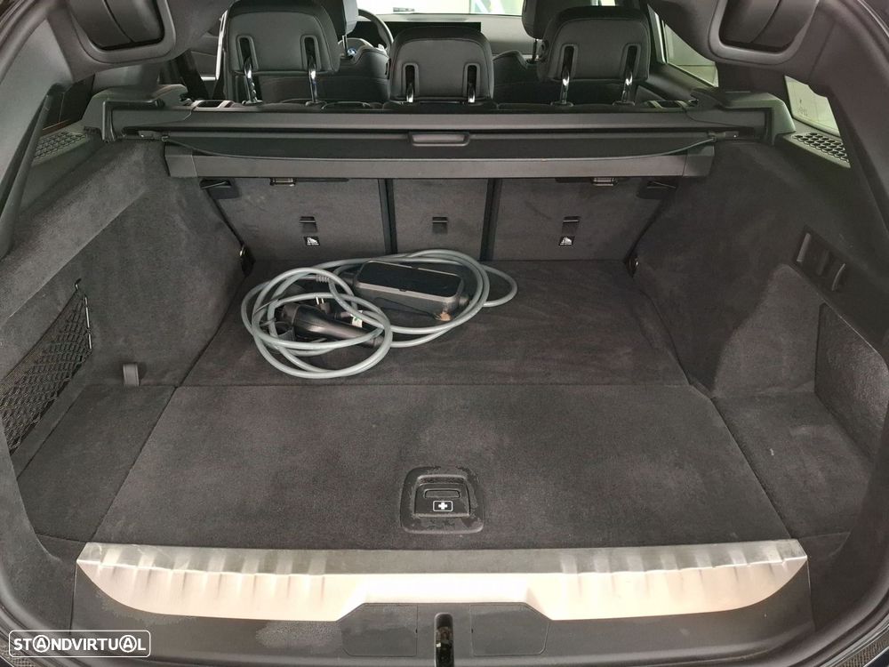 BMW 330 e Pack Desportivo M Auto - 26