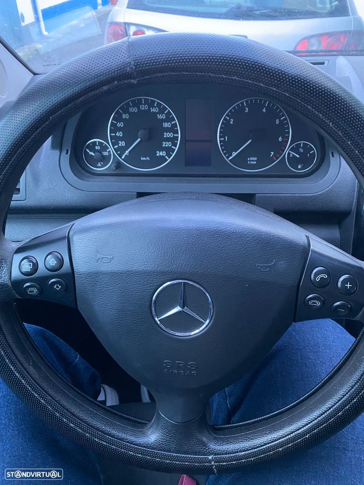 Mercedes-Benz A 150 Elegance Automatic - 22