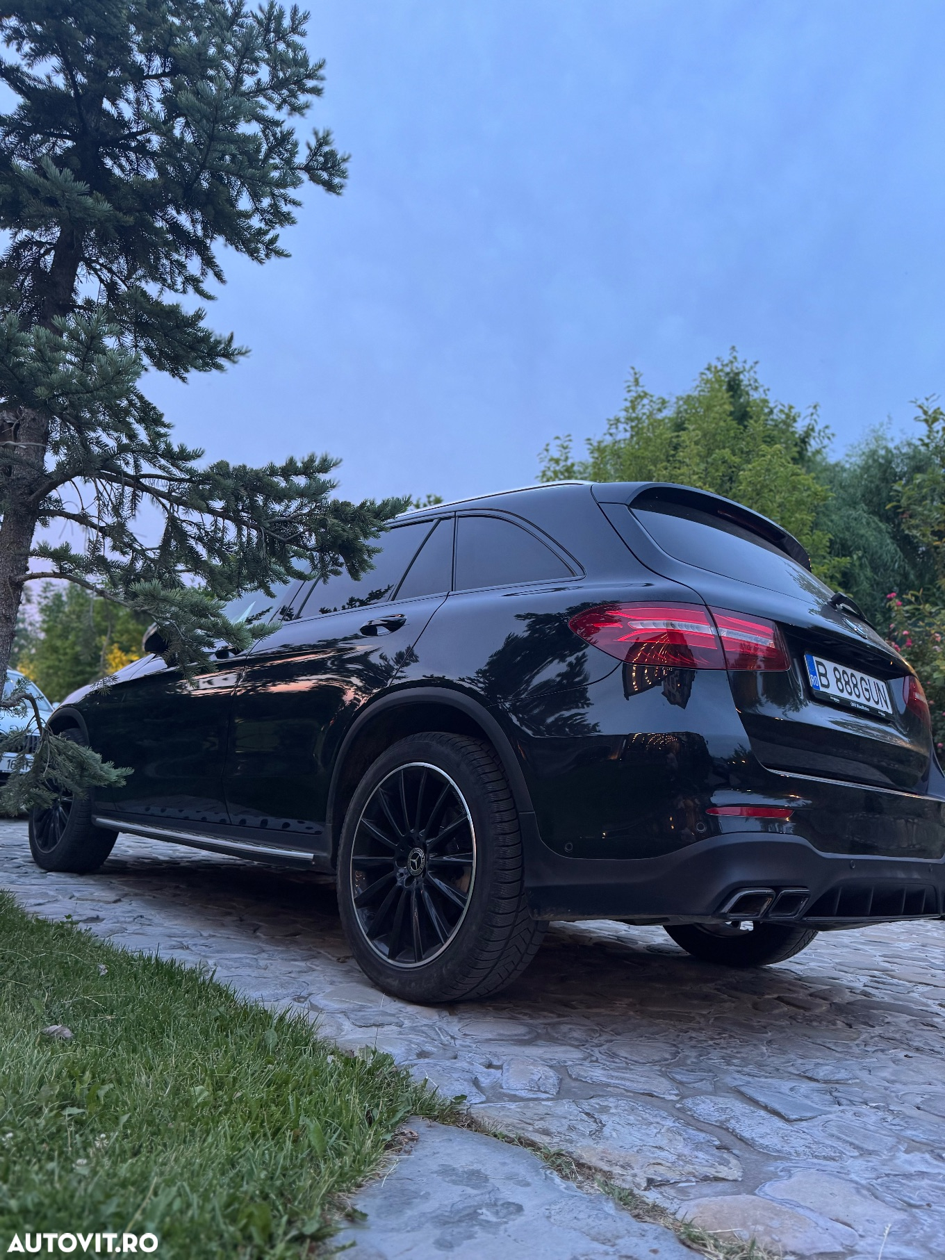 Mercedes-Benz GLC - 12